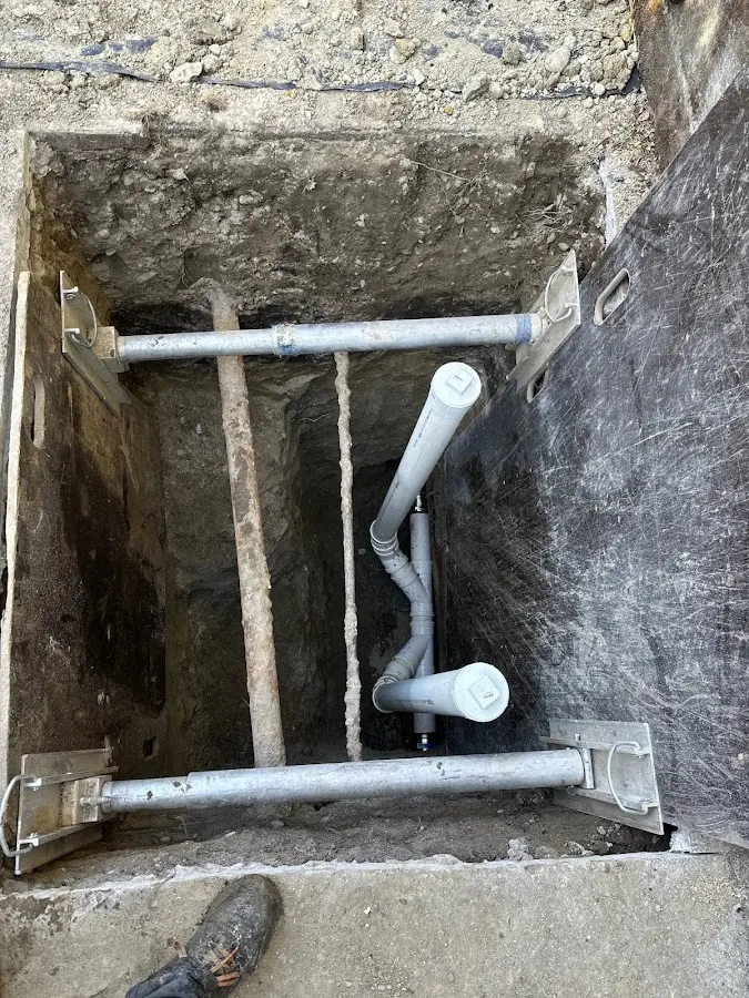 Experienced plumber completing Drain Cleaning work in Tucumcari